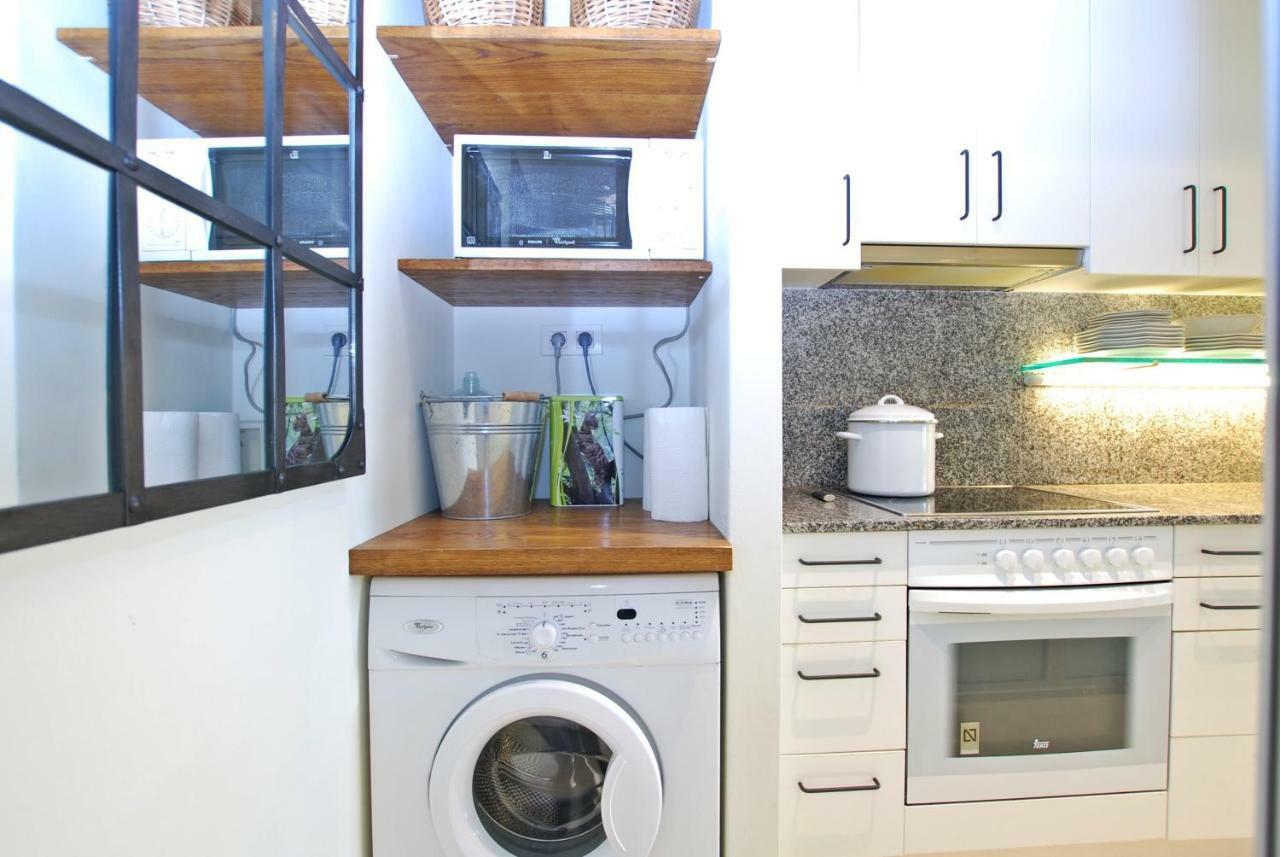 Blue Fridge Apartmen - Blue Fridge Apartmen - Ideal For Couples, Near Beach And Well Connected Apartment Vilassar De Mar Exterior photo