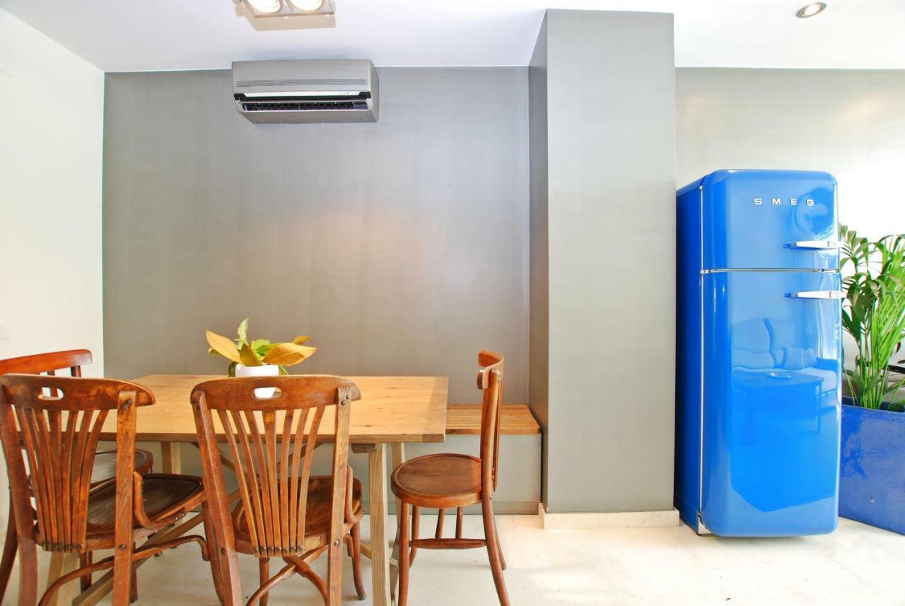Blue Fridge Apartmen - Blue Fridge Apartmen - Ideal For Couples, Near Beach And Well Connected Apartment Vilassar De Mar Exterior photo