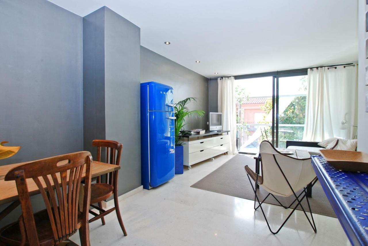Blue Fridge Apartmen - Blue Fridge Apartmen - Ideal For Couples, Near Beach And Well Connected Apartment Vilassar De Mar Exterior photo