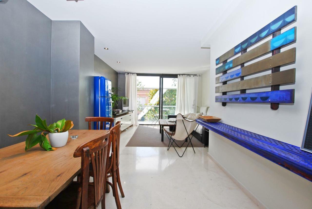 Blue Fridge Apartmen - Blue Fridge Apartmen - Ideal For Couples, Near Beach And Well Connected Apartment Vilassar De Mar Exterior photo