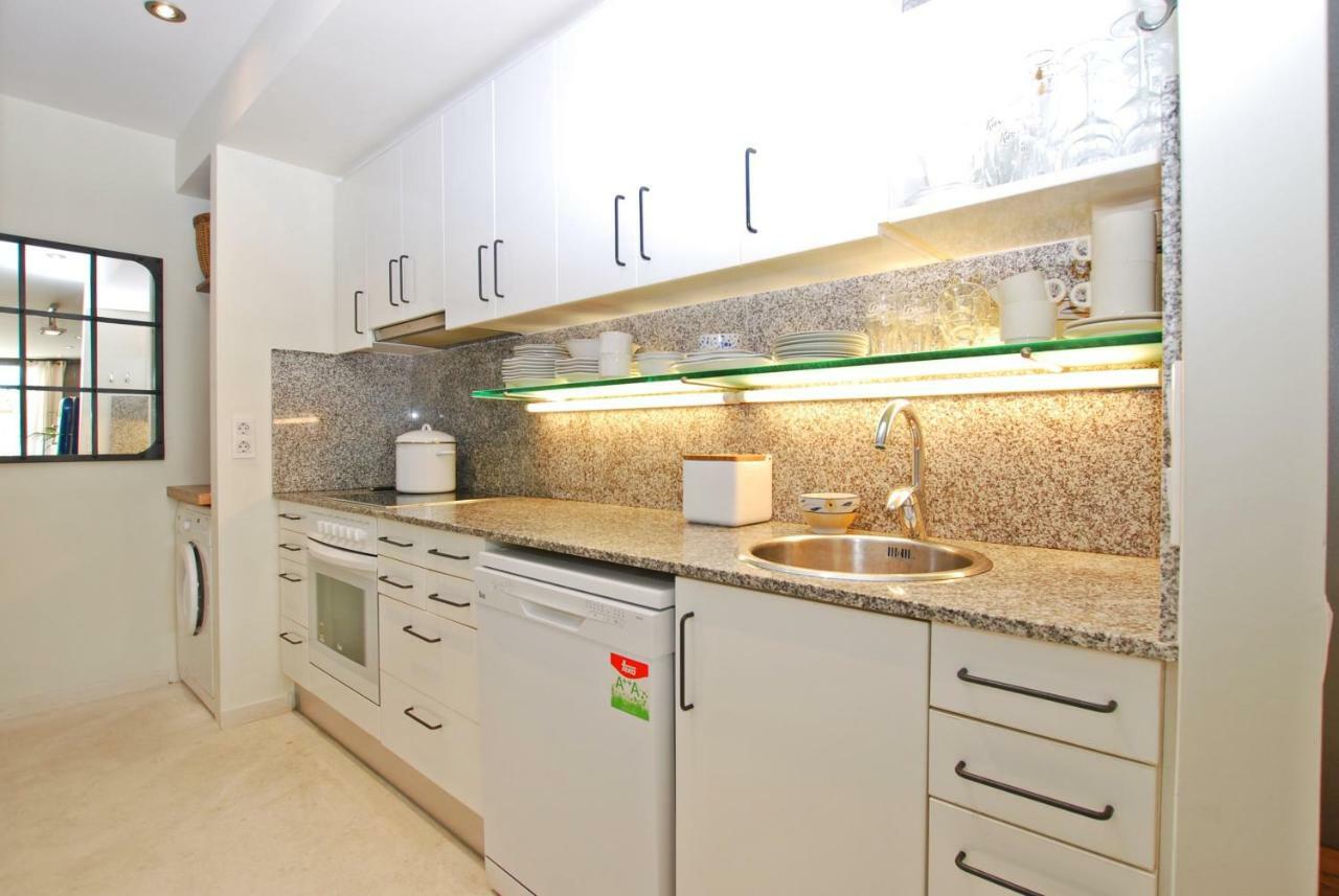 Blue Fridge Apartmen - Blue Fridge Apartmen - Ideal For Couples, Near Beach And Well Connected Apartment Vilassar De Mar Exterior photo